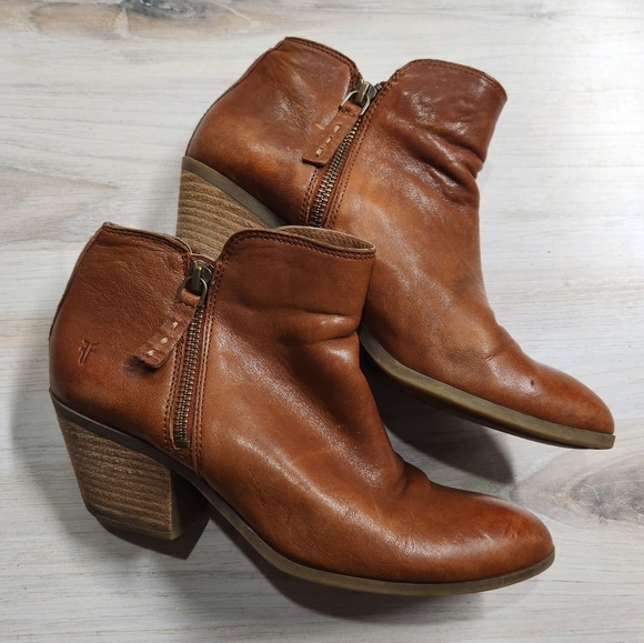Frye Judith Leather Zip Booties - Picture 2 of 7